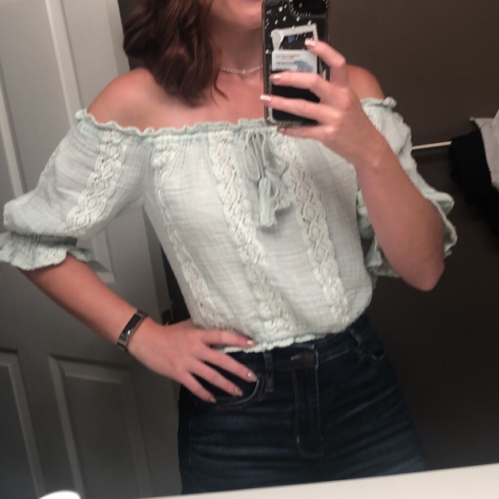American Eagle Cropped Mint Blouse